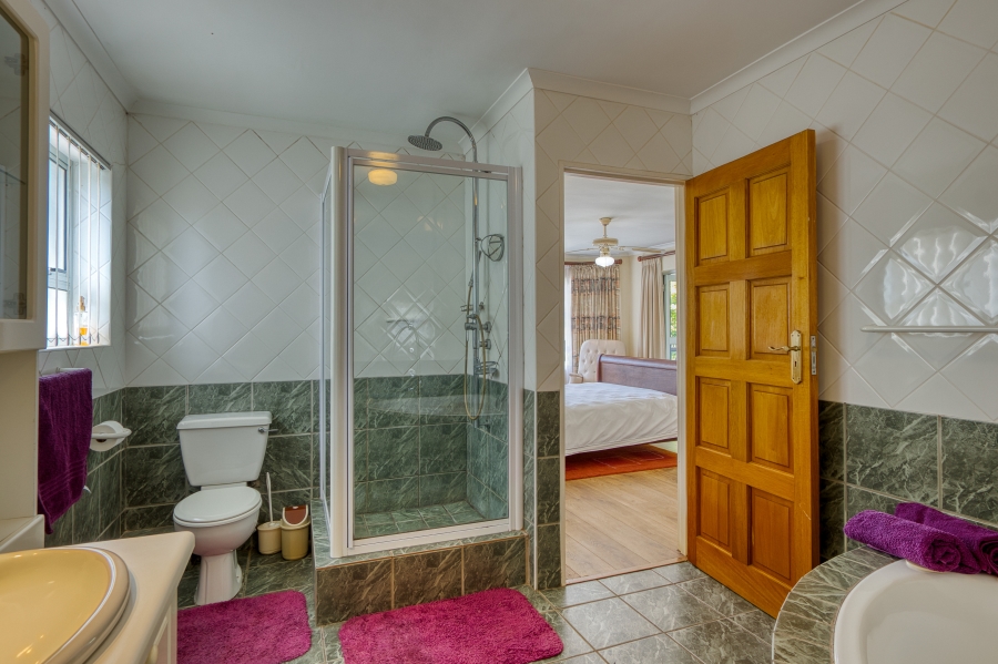 To Let 6 Bedroom Property for Rent in Greenways Golf Estate Western Cape